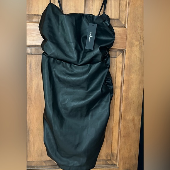 Lulus Dresses & Skirts - Lulu's Black Bodycon Dress, size medium, brand new with tag!
